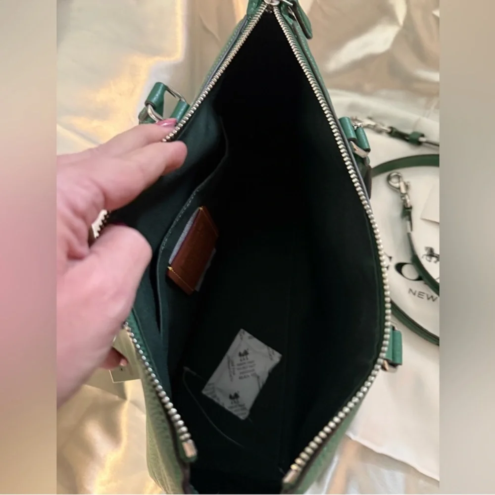 💚Coach NWT Shamrock Green Satchel with crossbody strap and silver hardware - Picture 6 of 9